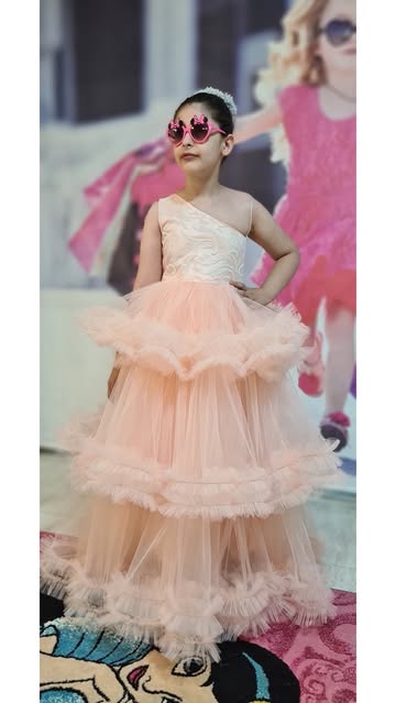 مجلسی یقه رومی - دامن سه طبقه